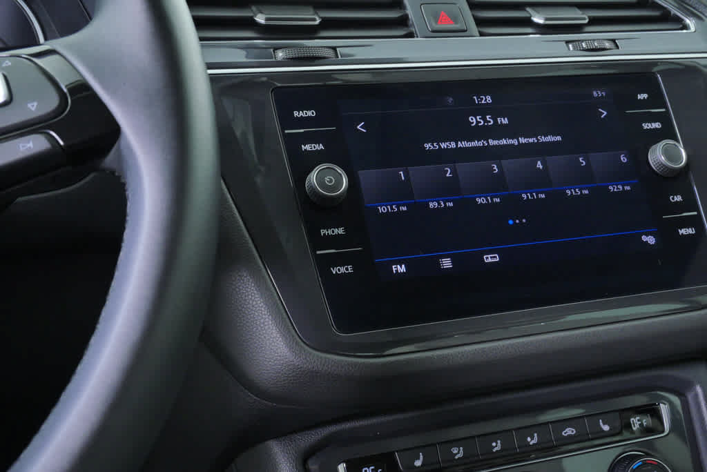 Certified 2020 Volkswagen Tiguan SE FWD image 14