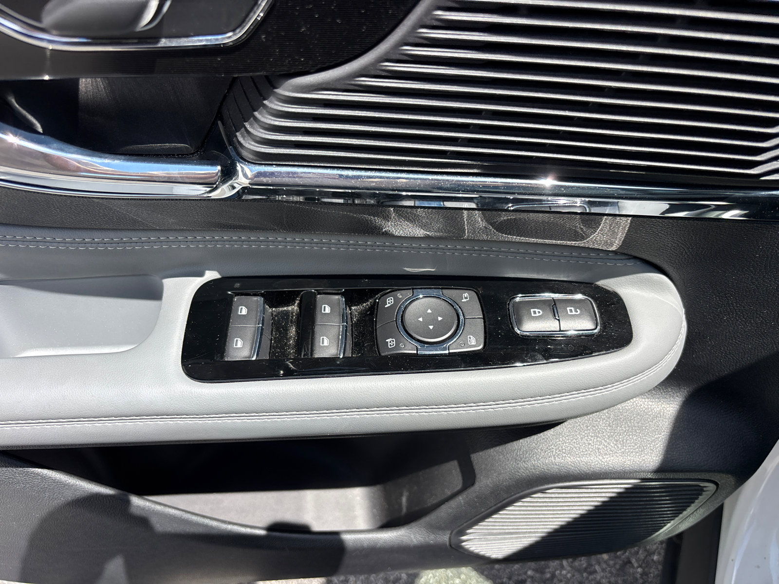 Used 2022 Lincoln Corsair Reserve w/ Elements Package FWD image 13