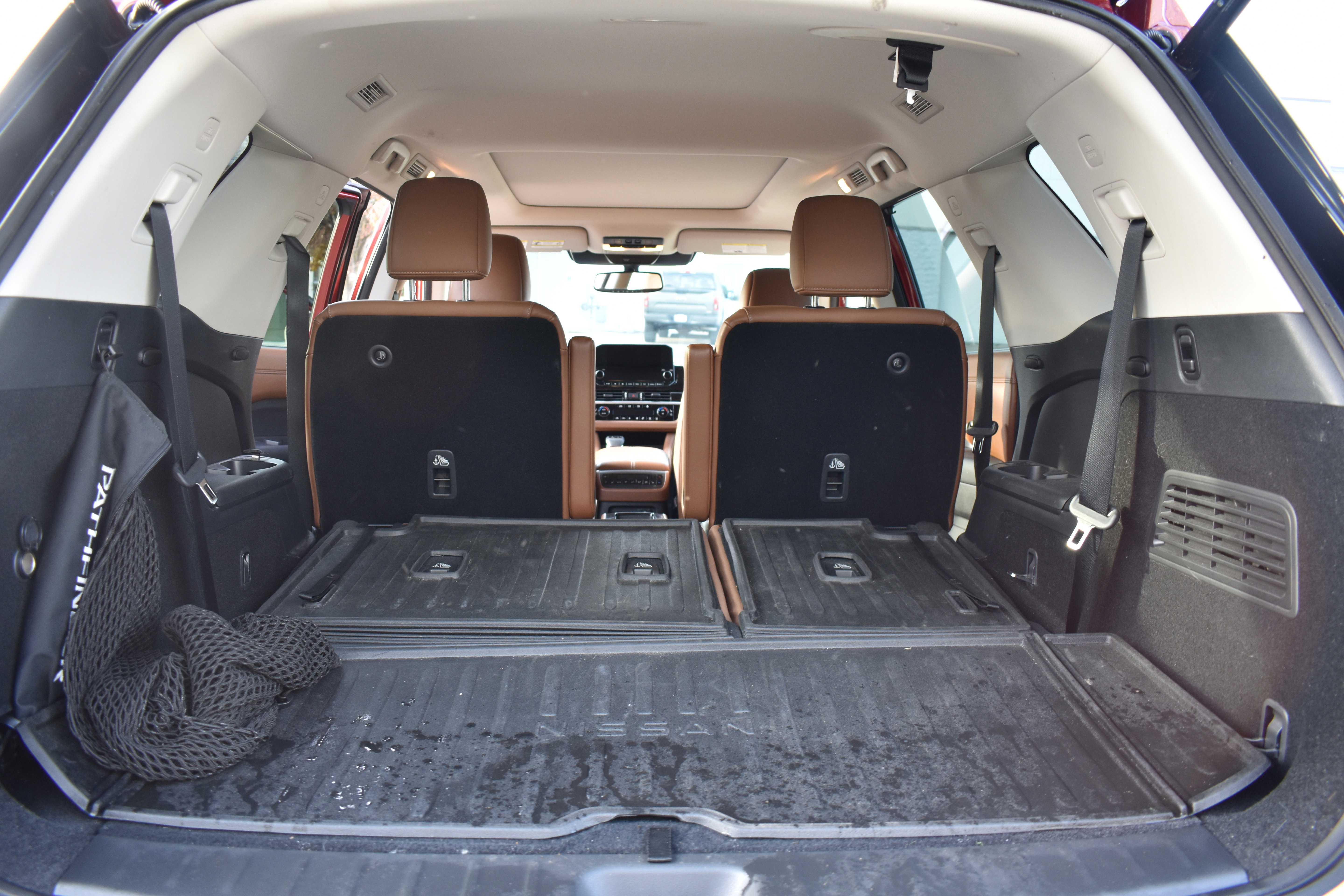 Used 2022 Nissan Pathfinder Platinum w/ Cargo Package image 40