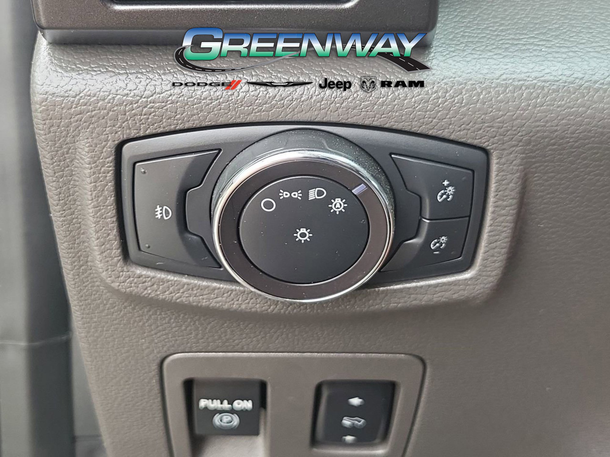 Used 2018 Ford Expedition Limited w/ Equipment Group 302A image 28