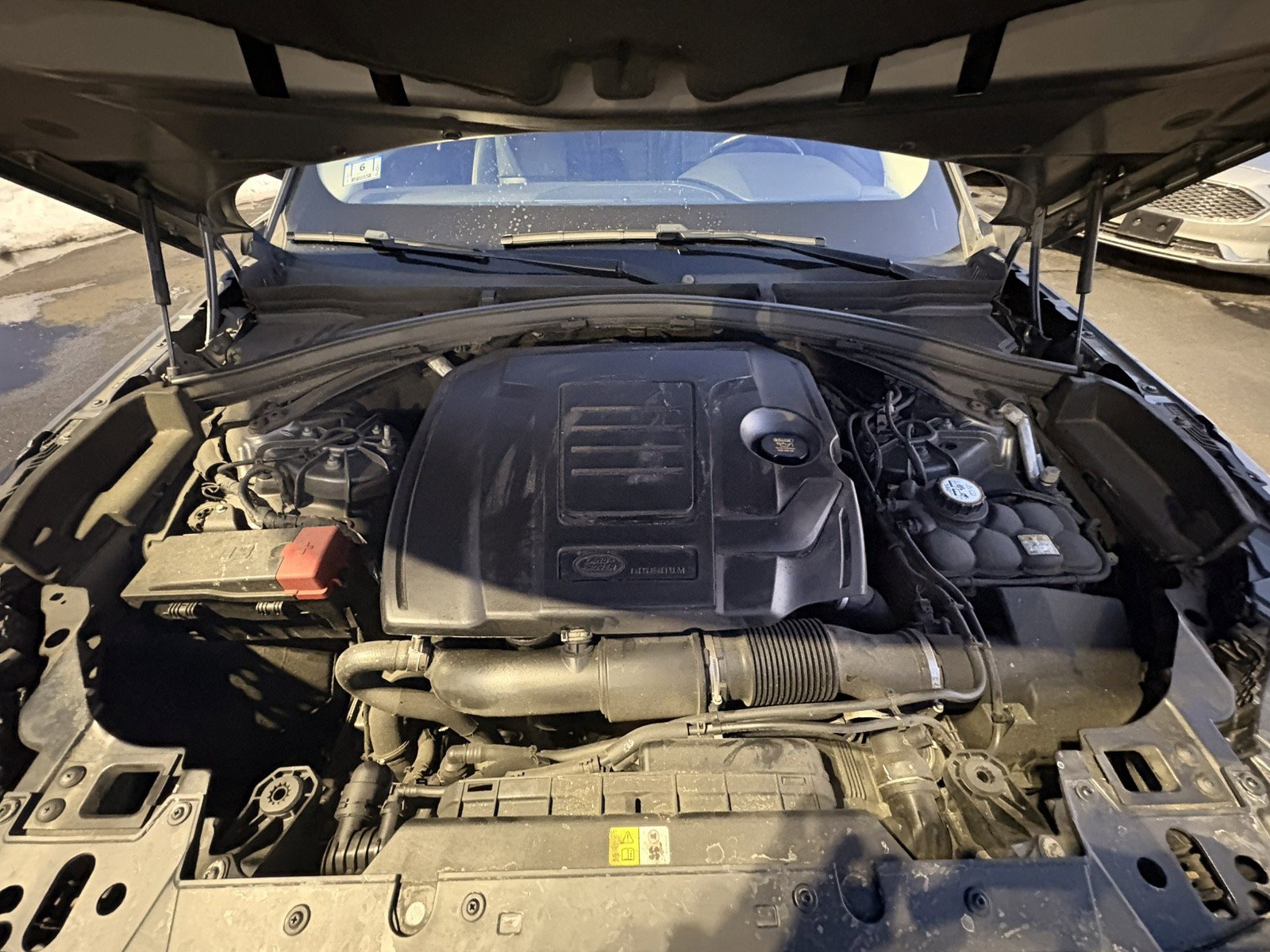 Used 2018 Land Rover Range Rover Velar S image 27