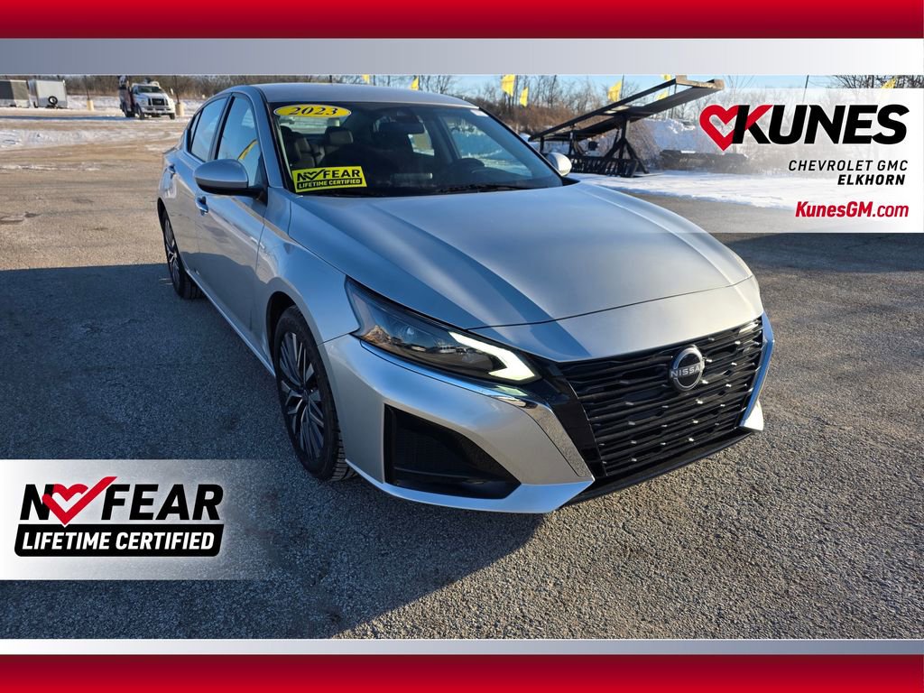 Used 2023 Nissan Altima 2.5 SV image 1
