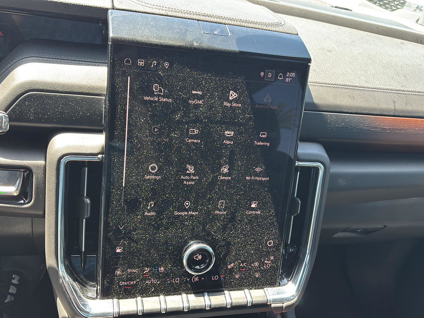 Used 2025 GMC Yukon Denali image 21