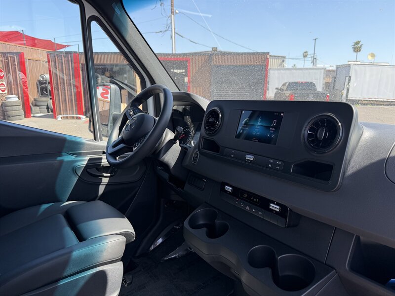 Used 2023 Mercedes-Benz Sprinter 3500 image 14