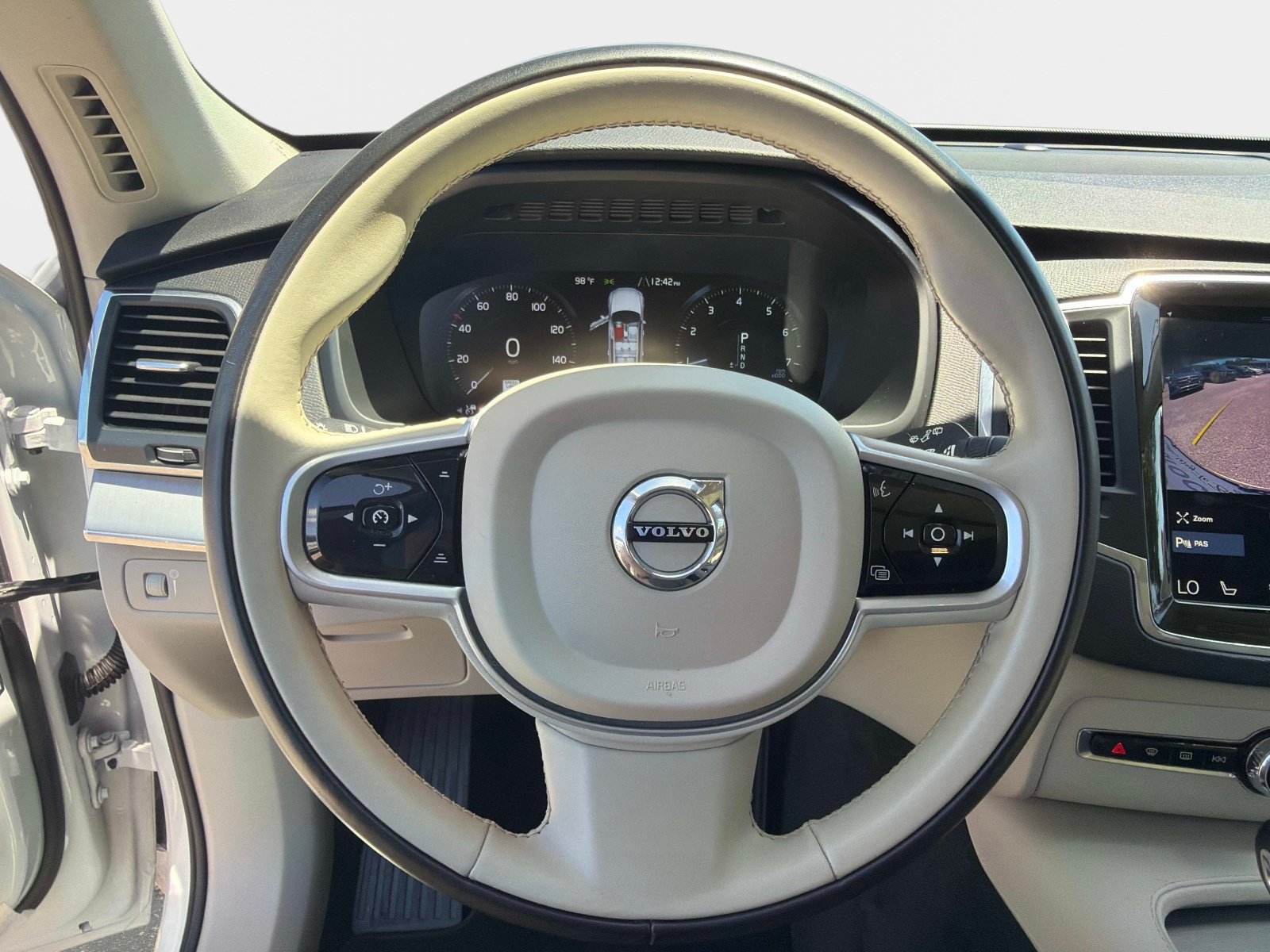 Used 2021 Volvo XC90 T5 Momentum w/ Climate Package FWD image 25