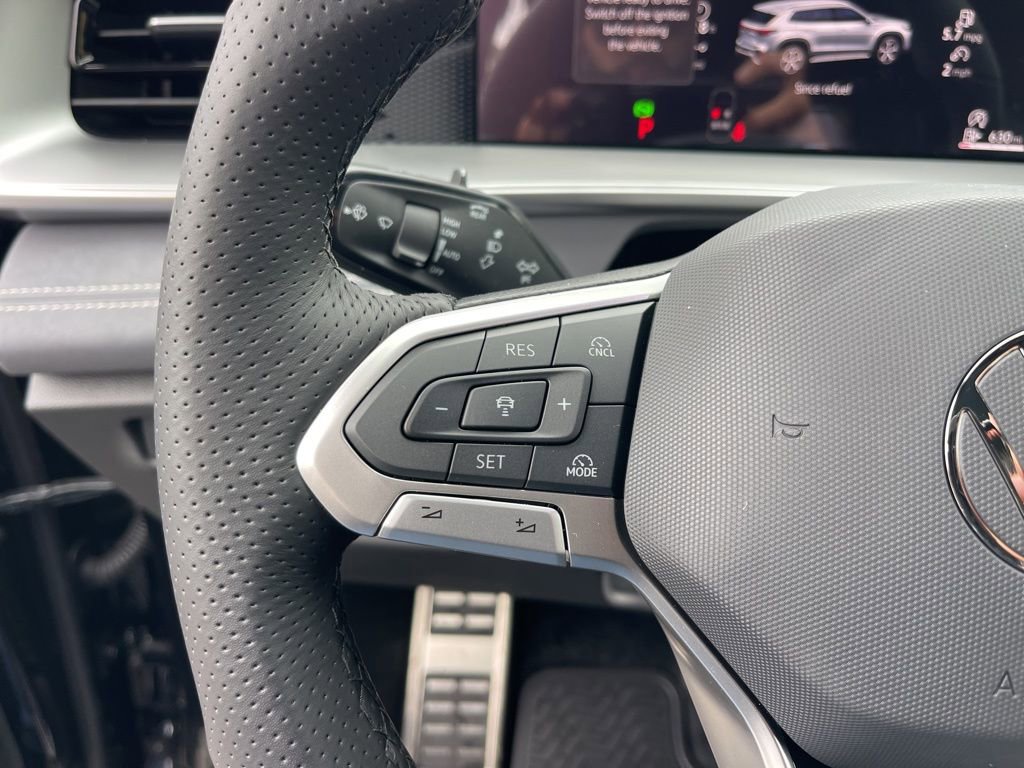 New 2026 Volkswagen Tiguan SE R-Line AWD/4WD image 12