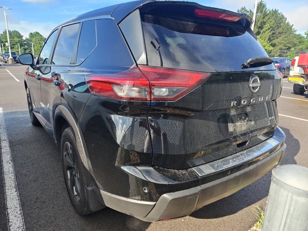 Used 2024 Nissan Rogue SV AWD/4WD image 4
