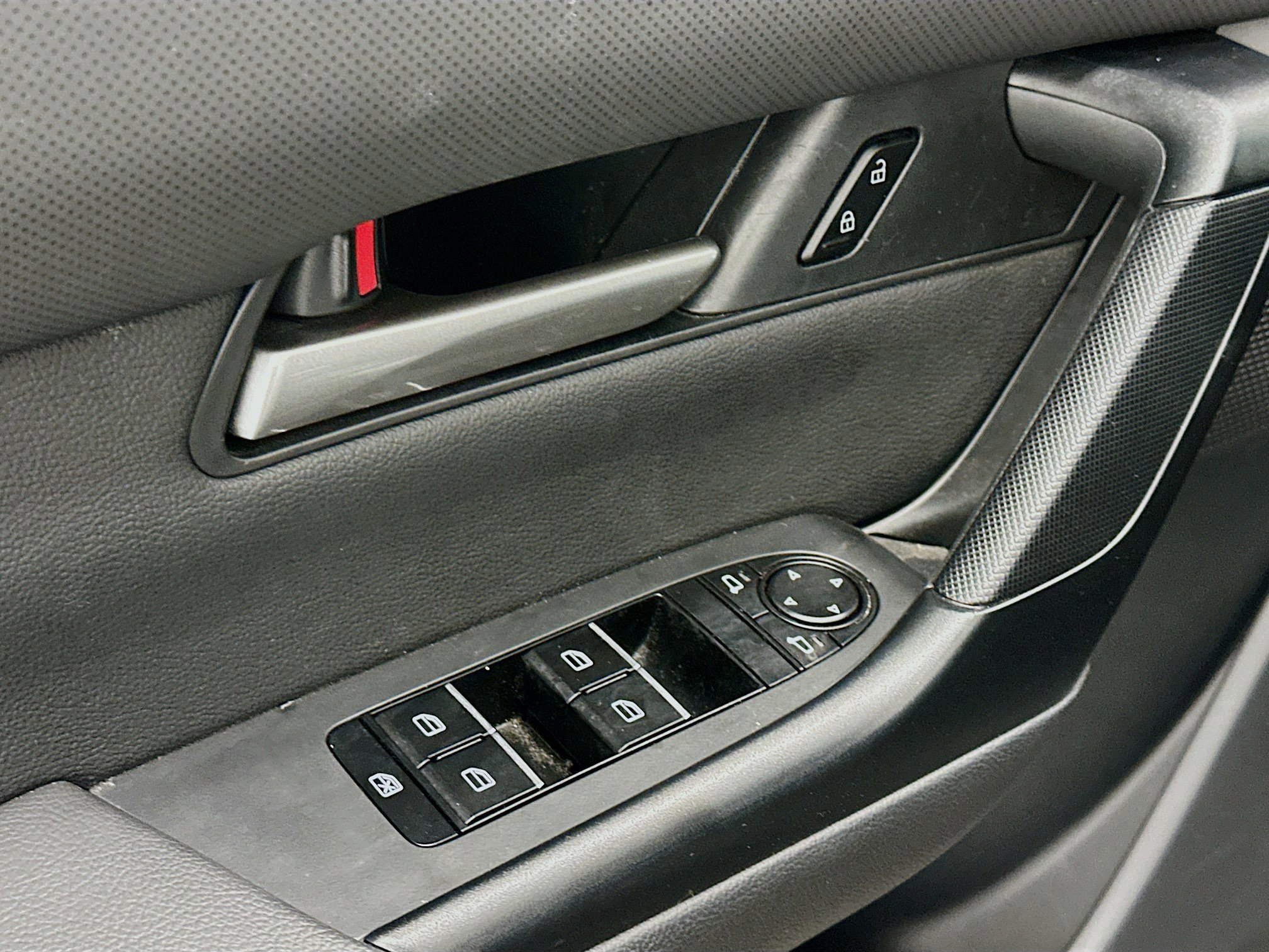 Used 2025 MAZDA CX-50 2.5 Hybrid w/ Preferred Pkg image 15