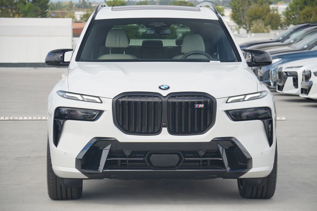 New 2026 BMW X7 M60i image 2