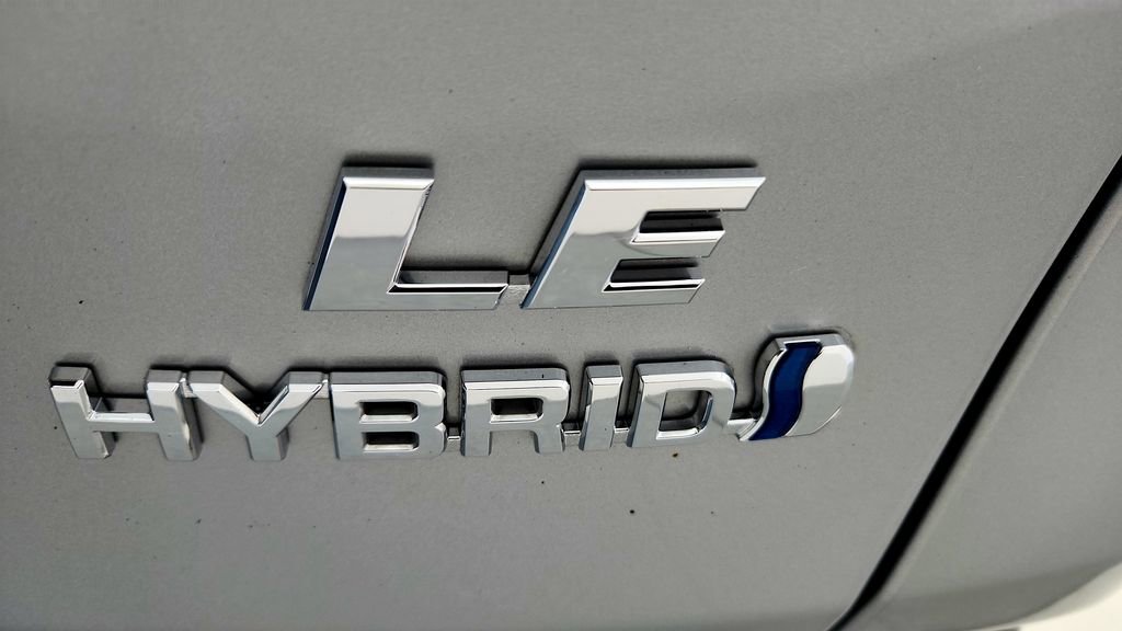 Certified 2021 Toyota RAV4 LE w/ Carpet Mat Package (TMS) AWD/4WD image 14