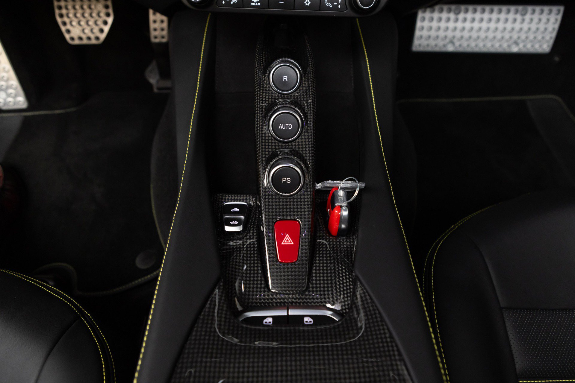 Certified 2020 Ferrari Portofino RWD image 95