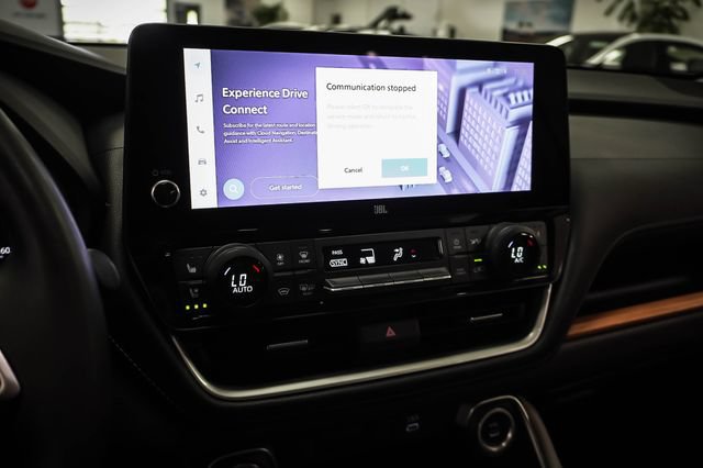 Used 2024 Toyota Grand Highlander AWD image 16