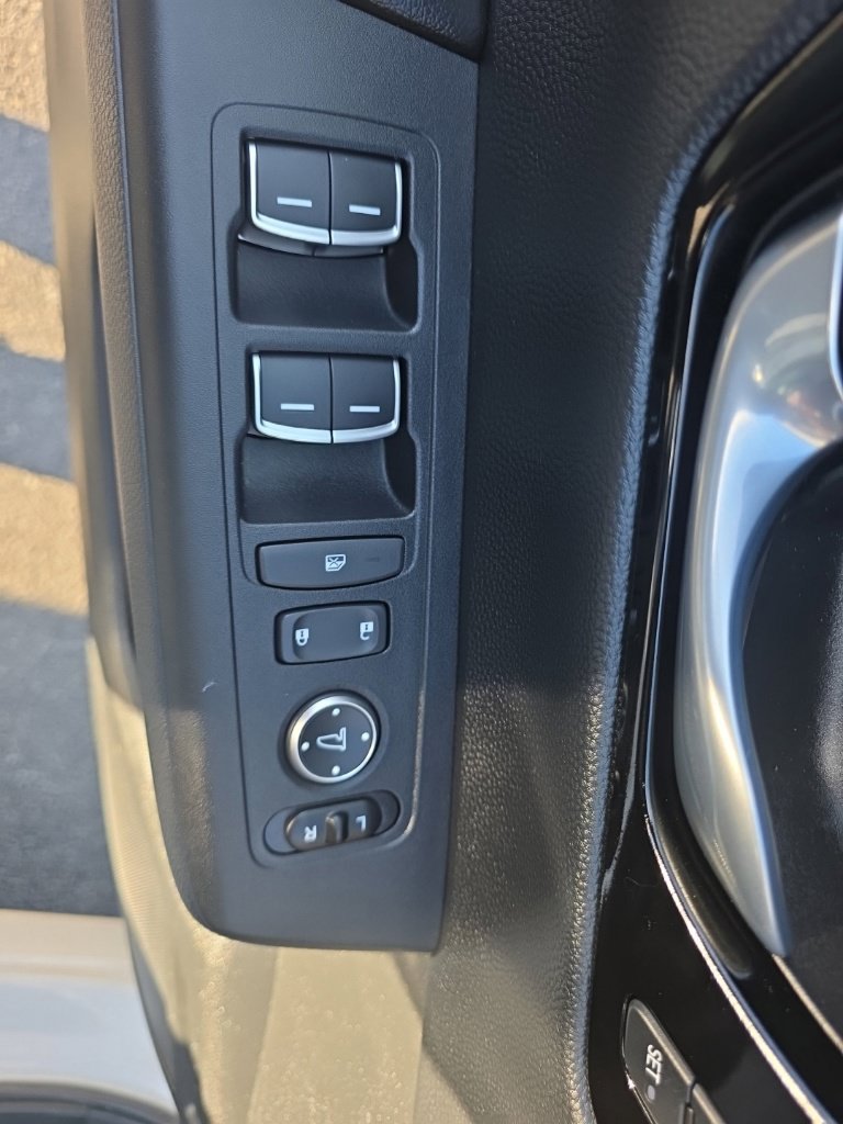Used 2025 Honda CR-V Sport Touring image 5