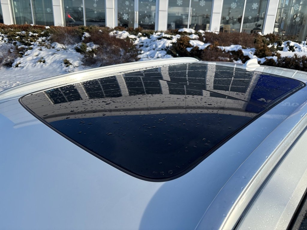 Certified 2023 Volvo XC40 B5 Plus w/ Protection Package Premier image 10