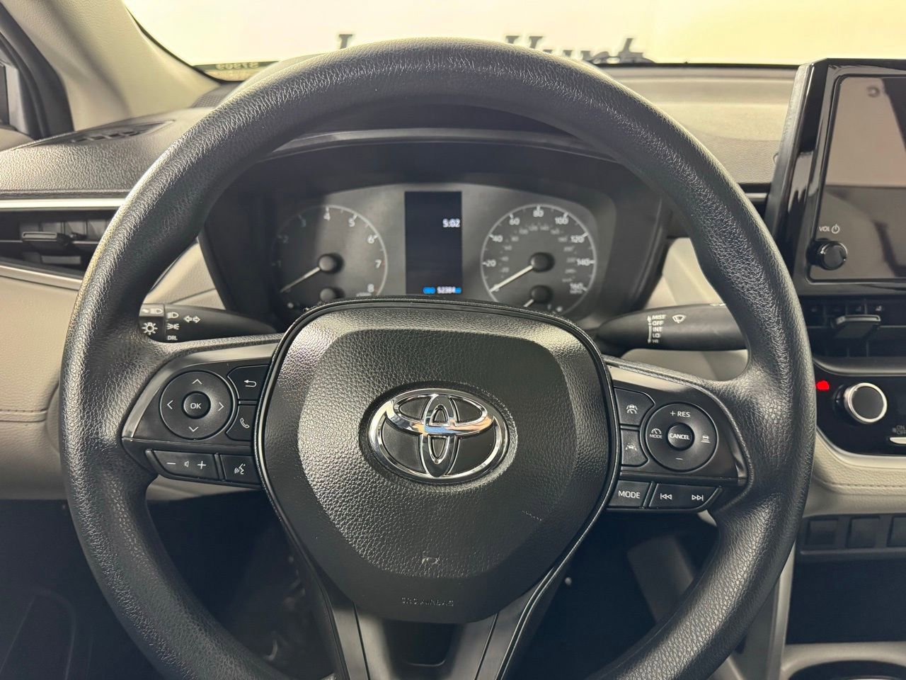 Used 2024 Toyota Corolla Cross L image 26