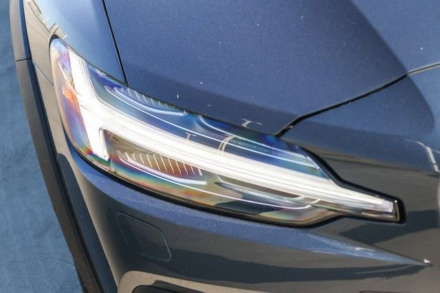 New 2026 Volvo V60 B5 Cross Country Plus w/ Climate Package image 10