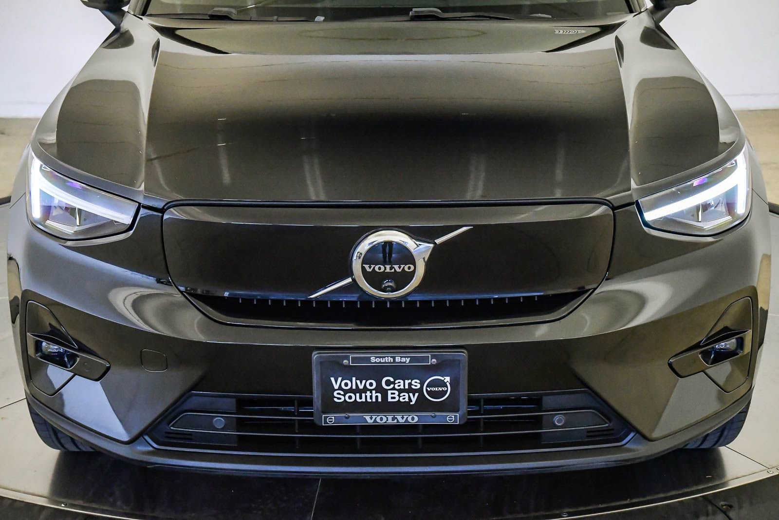 Certified 2023 Volvo C40 P8 Recharge Plus image 7