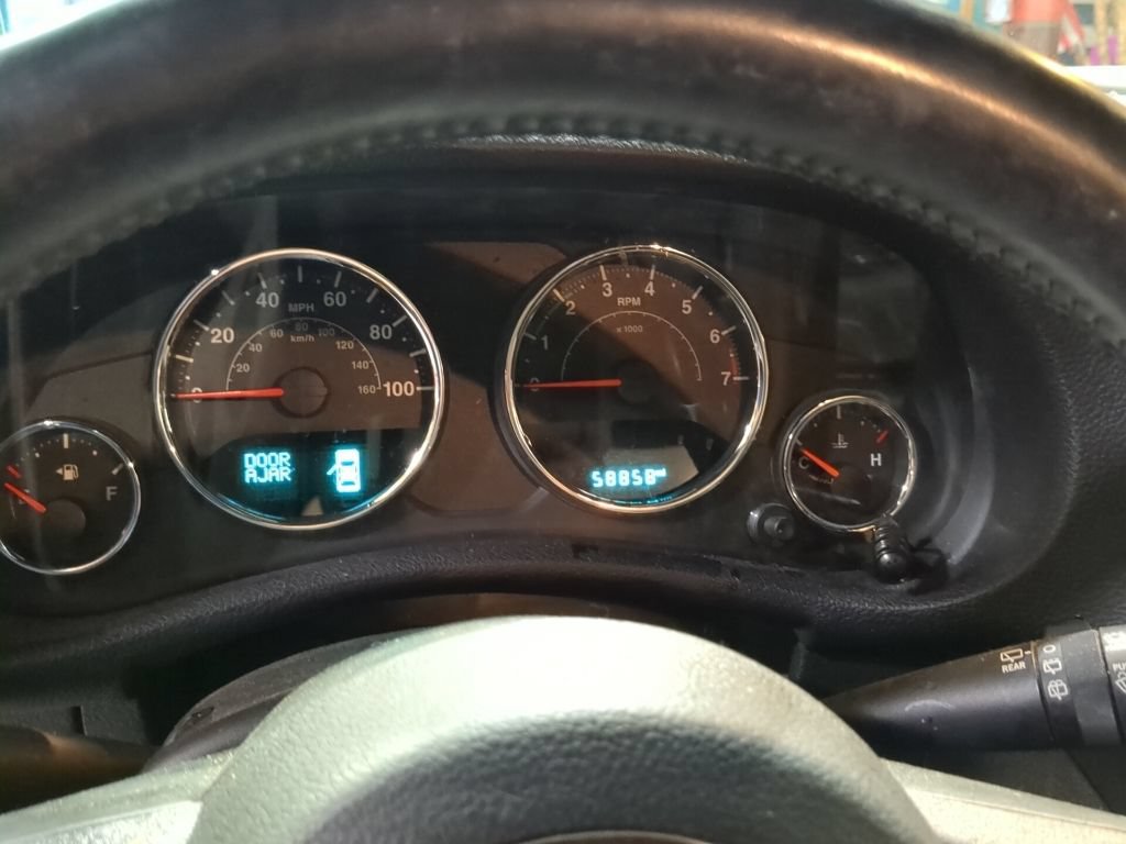 Used 2015 Jeep Wrangler Sport AWD/4WD image 11