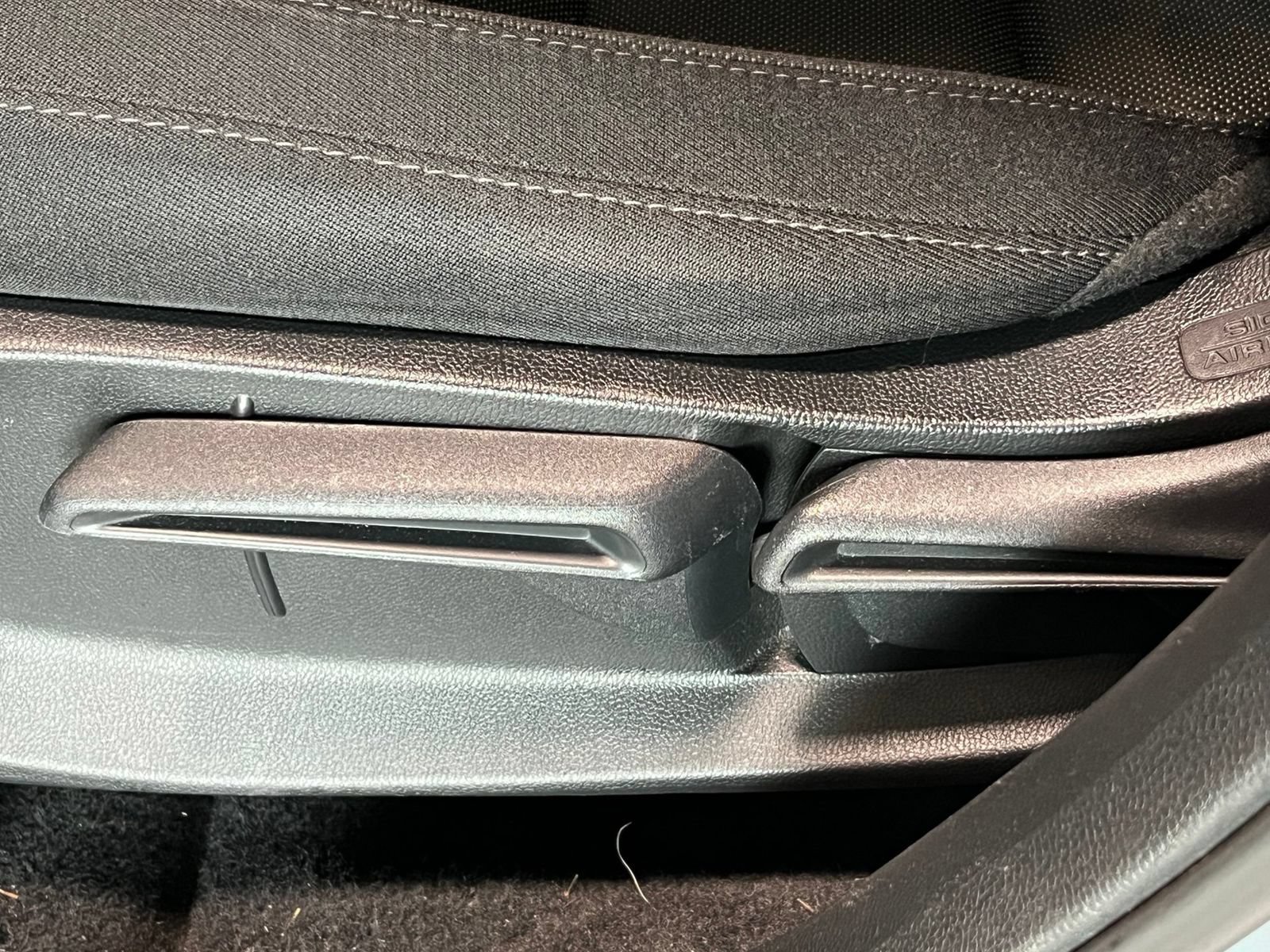 Used 2025 Honda CR-V LX image 17