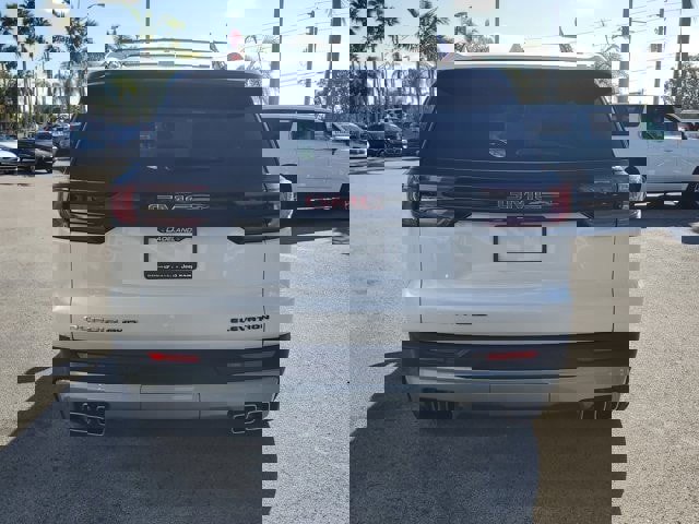 Used 2024 GMC Acadia Elevation w/ Luxury Package image 6