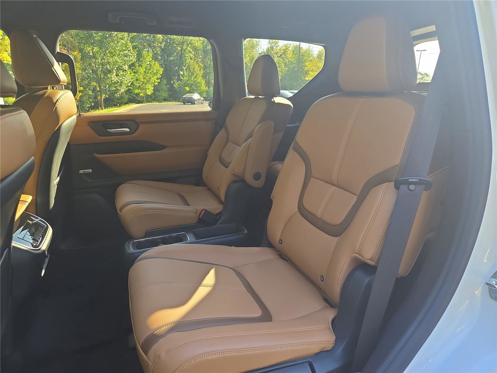 New 2026 Nissan Armada SL w/ Captain's Chari Seat Package AWD/4WD image 16