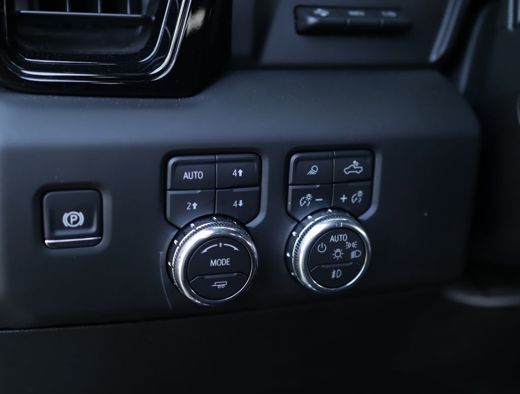 Used 2026 GMC Sierra 1500 AT4 w/ Technology Package AWD/4WD image 11