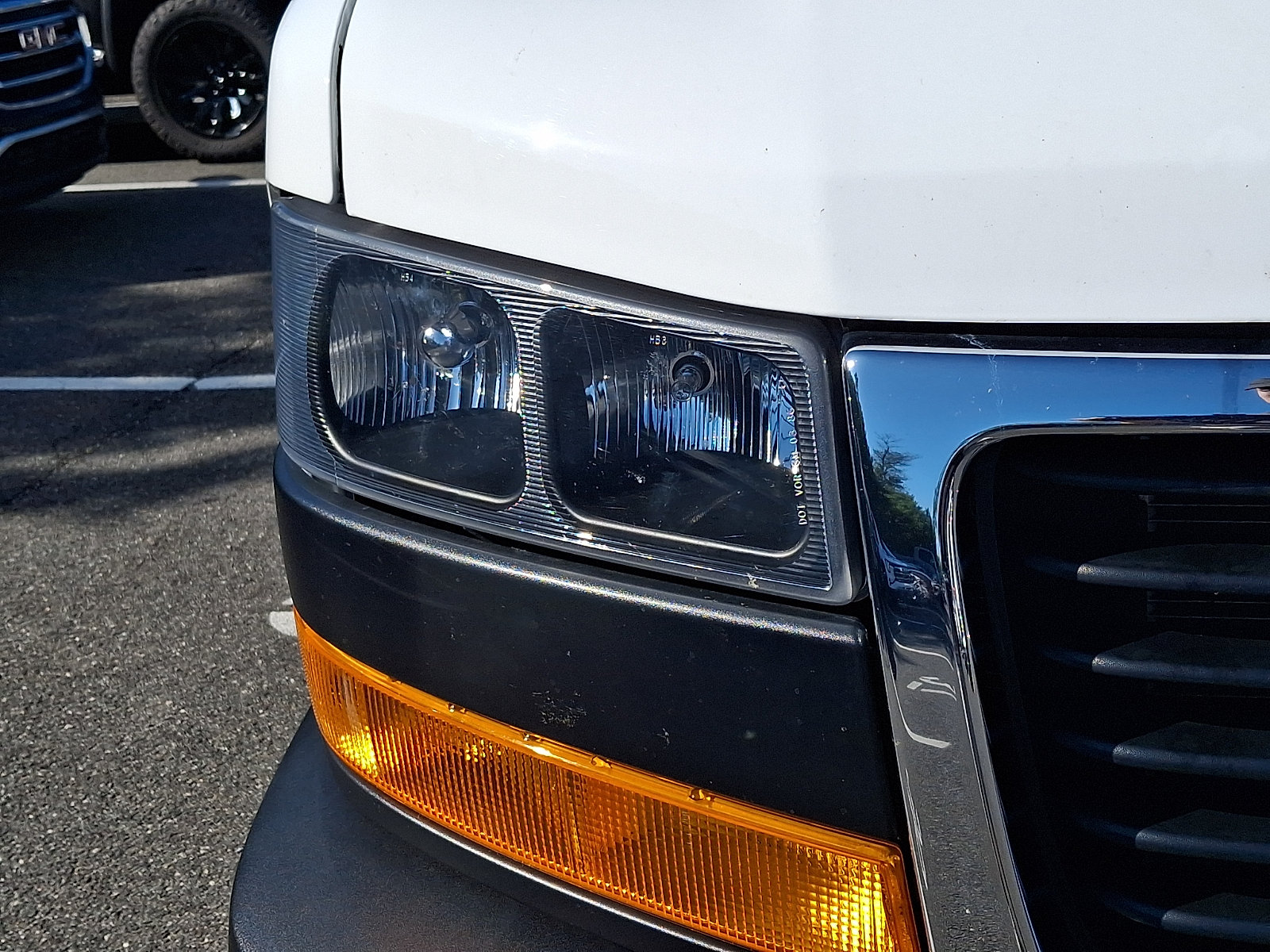 Certified 2025 GMC Savana 2500 w/ Driver Convenience Package RWD image 9