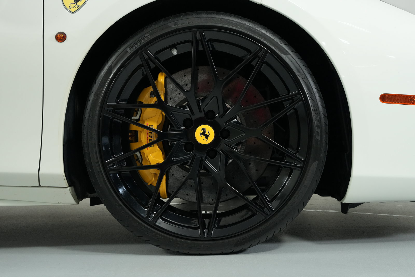 Used 2019 Ferrari 488 Spider RWD image 18
