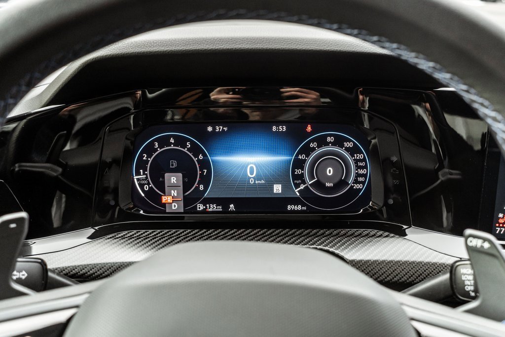 Used 2024 Volkswagen Golf R image 17