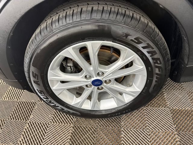 Used 2018 Ford Escape SE w/ Ford Safe & Smart Package FWD image 26