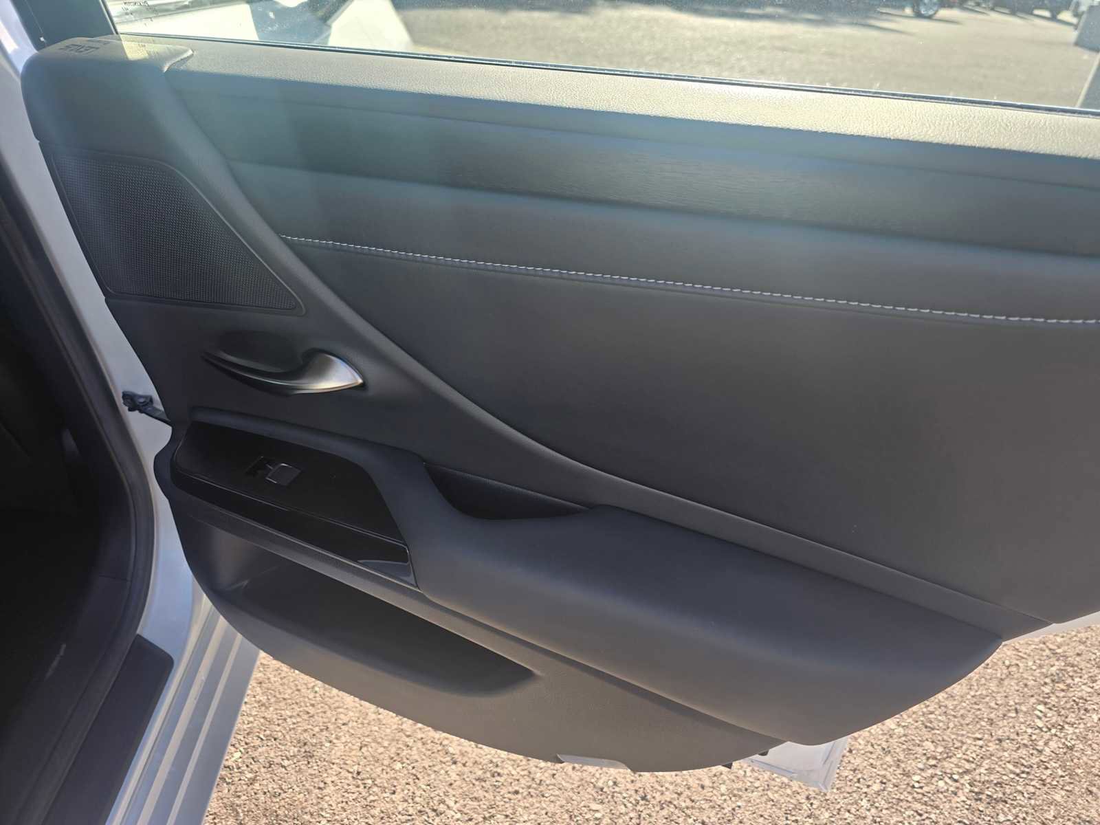 Used 2025 Lexus ES 300h w/ Premium Package image 13