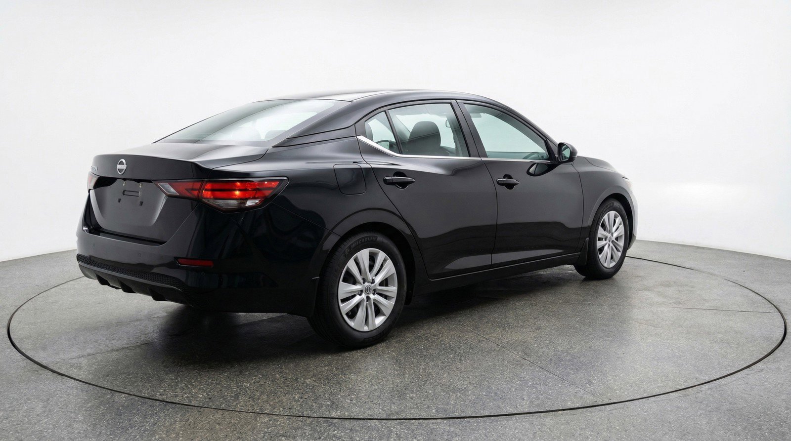 Used 2025 Nissan Sentra S FWD image 9