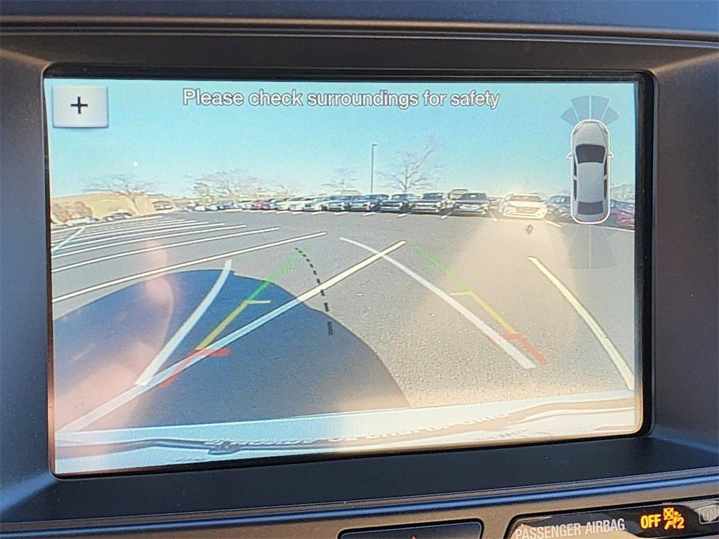 Used 2017 Ford Explorer XLT w/ Equipment Group 202A image 5