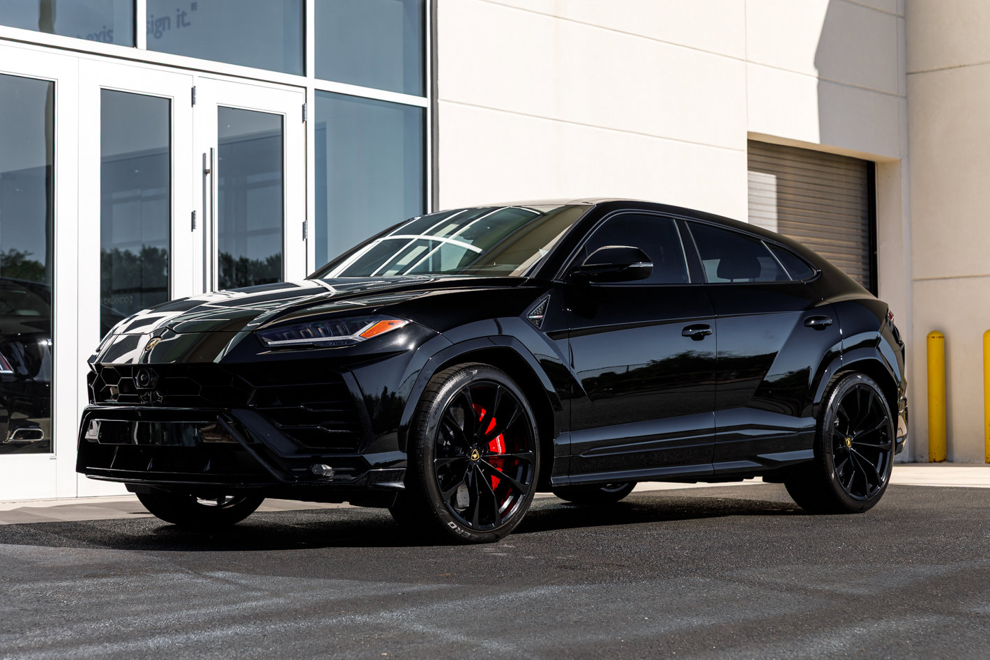 Used 2022 Lamborghini Urus image 3