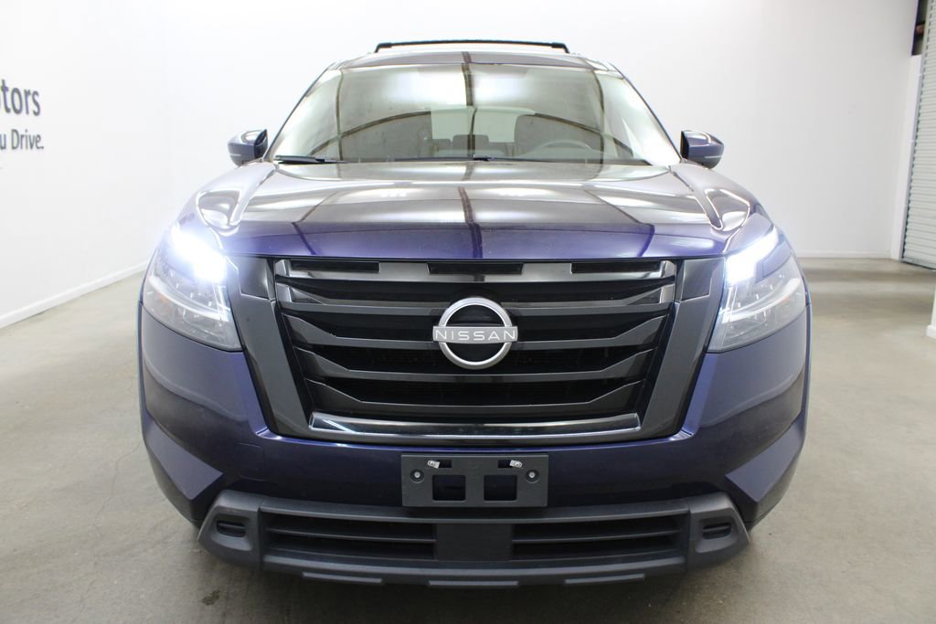 Used 2022 Nissan Pathfinder SV w/ SV Black Package FWD image 7