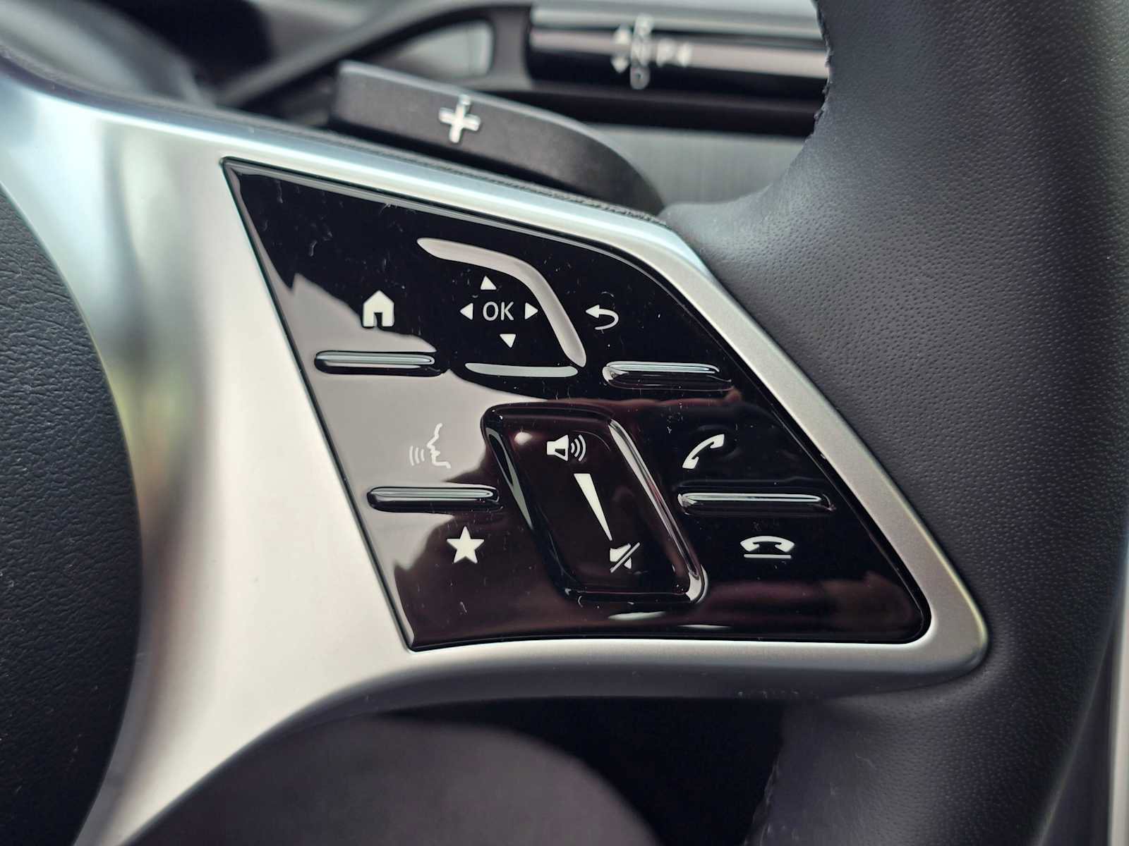 Used 2025 Mercedes-Benz C 300 4MATIC Sedan image 33