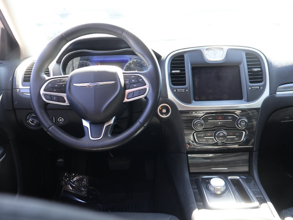 Used 2019 Chrysler 300 Touring w/ Driver Convenience Group RWD image 17
