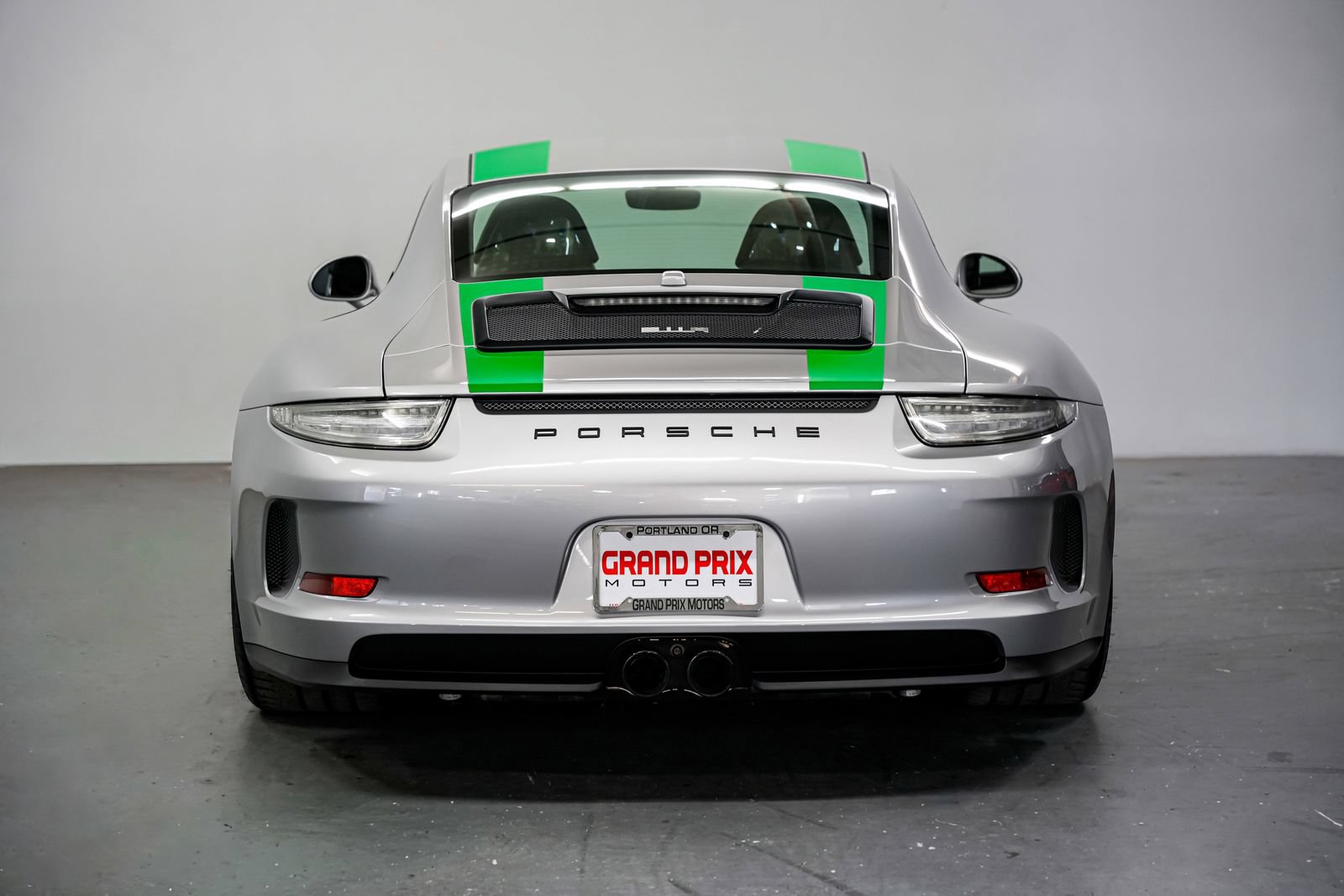Used 2016 Porsche 911 R RWD image 4