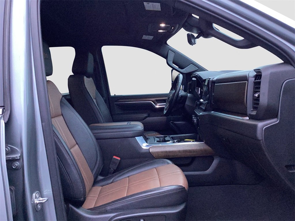 Used 2024 Chevrolet Silverado 3500 High Country w/ Technology Package image 37