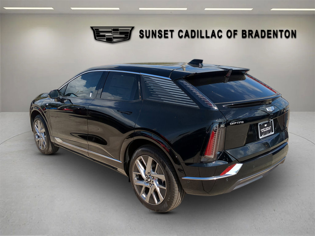 New 2025 Cadillac Optiq Luxury 2 image 6