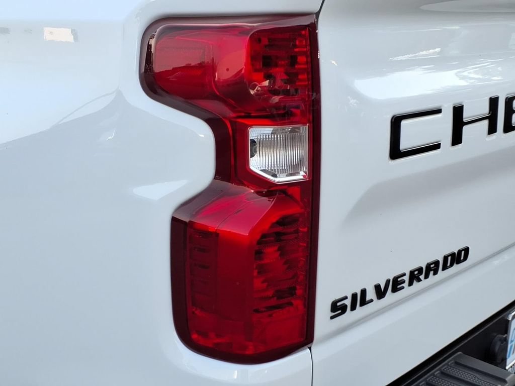 Used 2024 Chevrolet Silverado 1500 LT w/ Protection Package RWD image 9