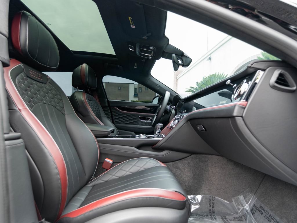 Used 2024 Bentley Flying Spur W12 AWD/4WD image 2
