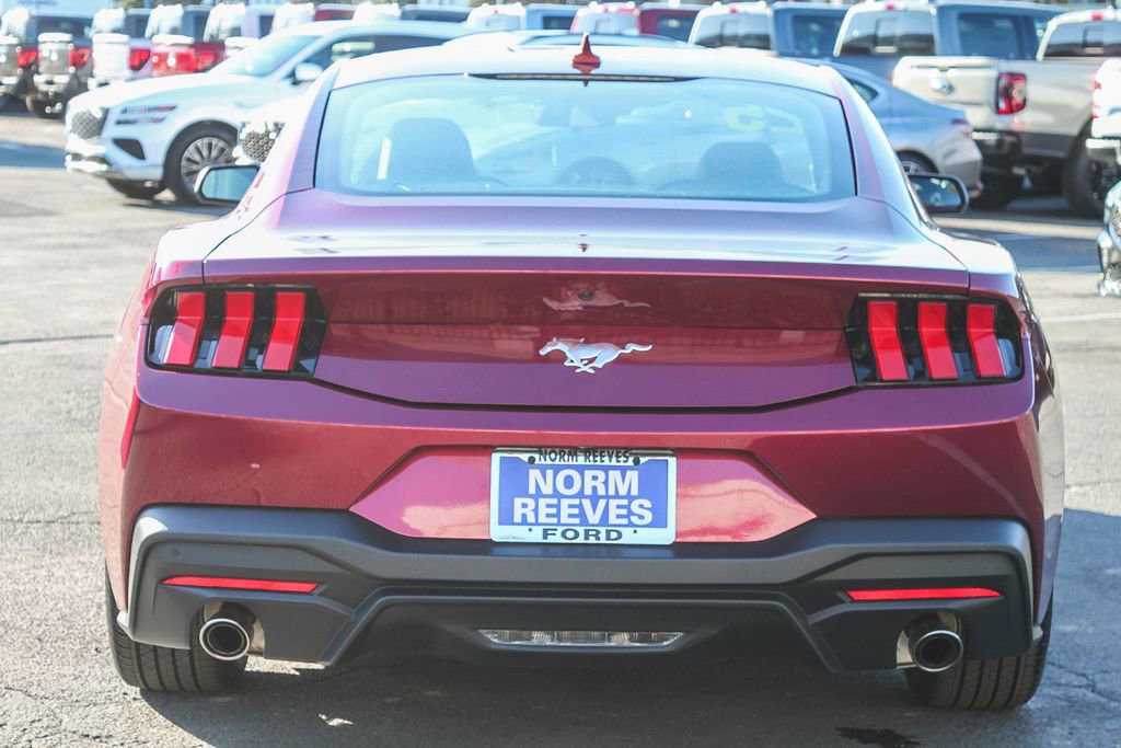 Used 2025 Ford Mustang Coupe image 8