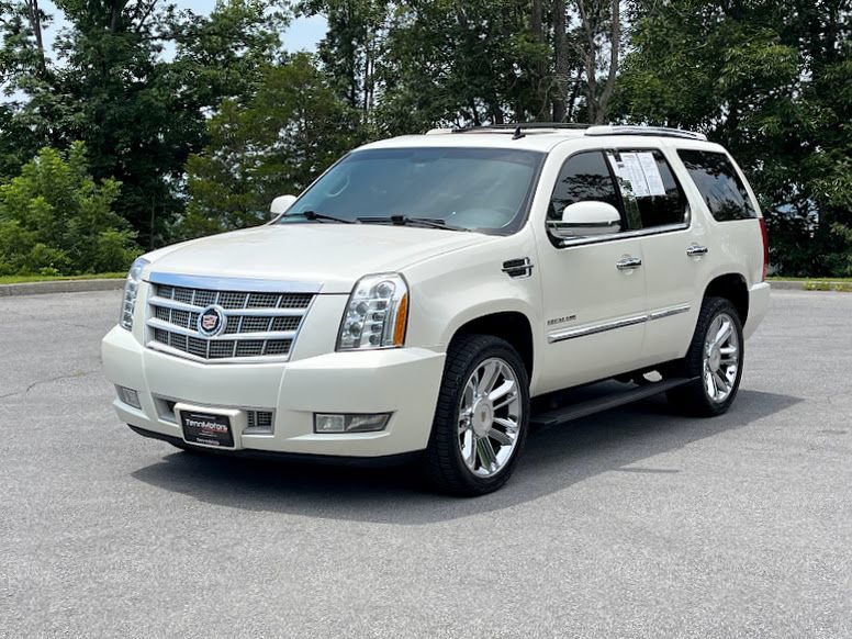 Used 2014 Cadillac Escalade Platinum AWD/4WD image 24