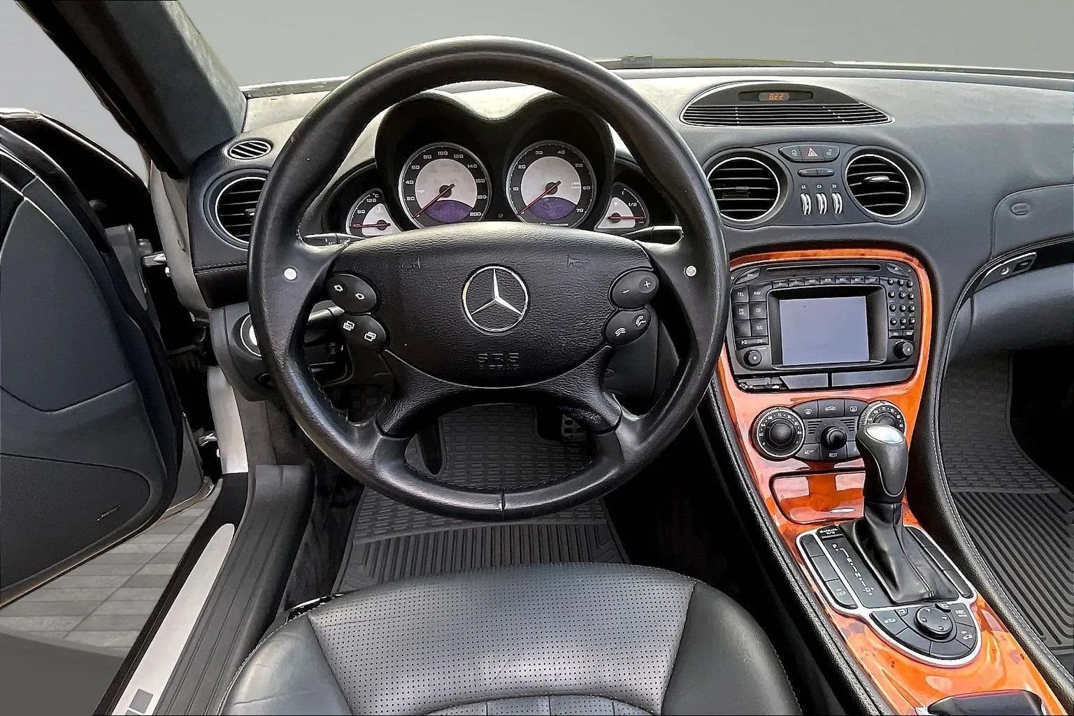 Used 2004 Mercedes-Benz SL 55 AMG image 8