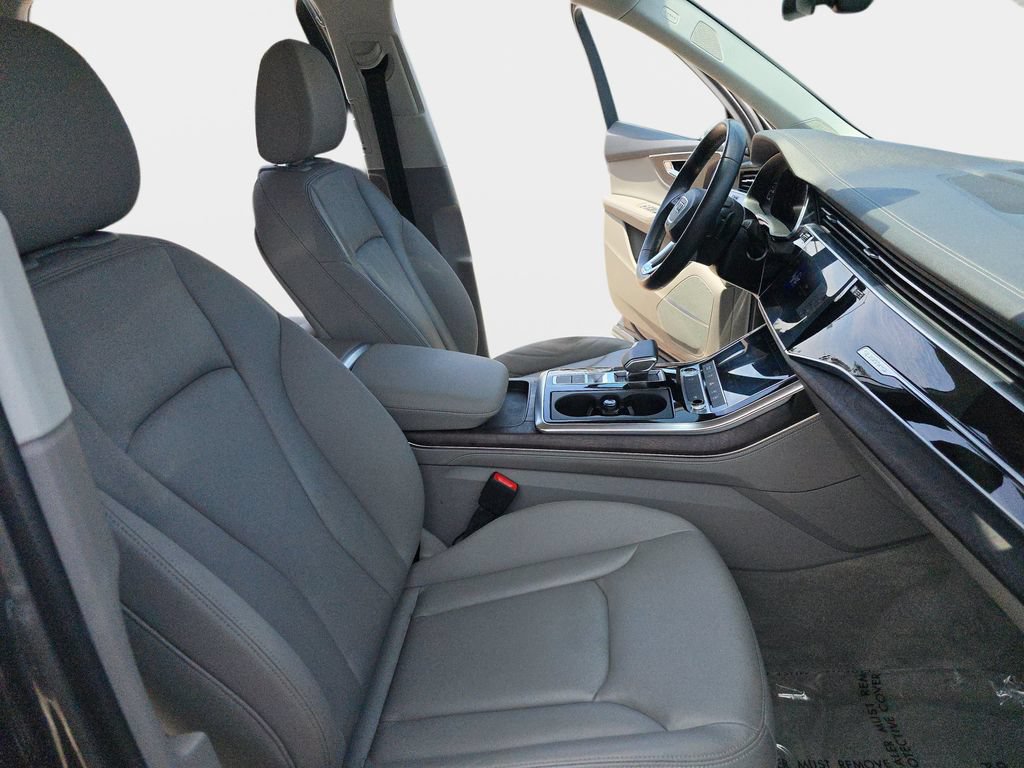 Used 2023 Audi Q7 2.0T Premium Plus w/ Premium Plus Package AWD/4WD image 12