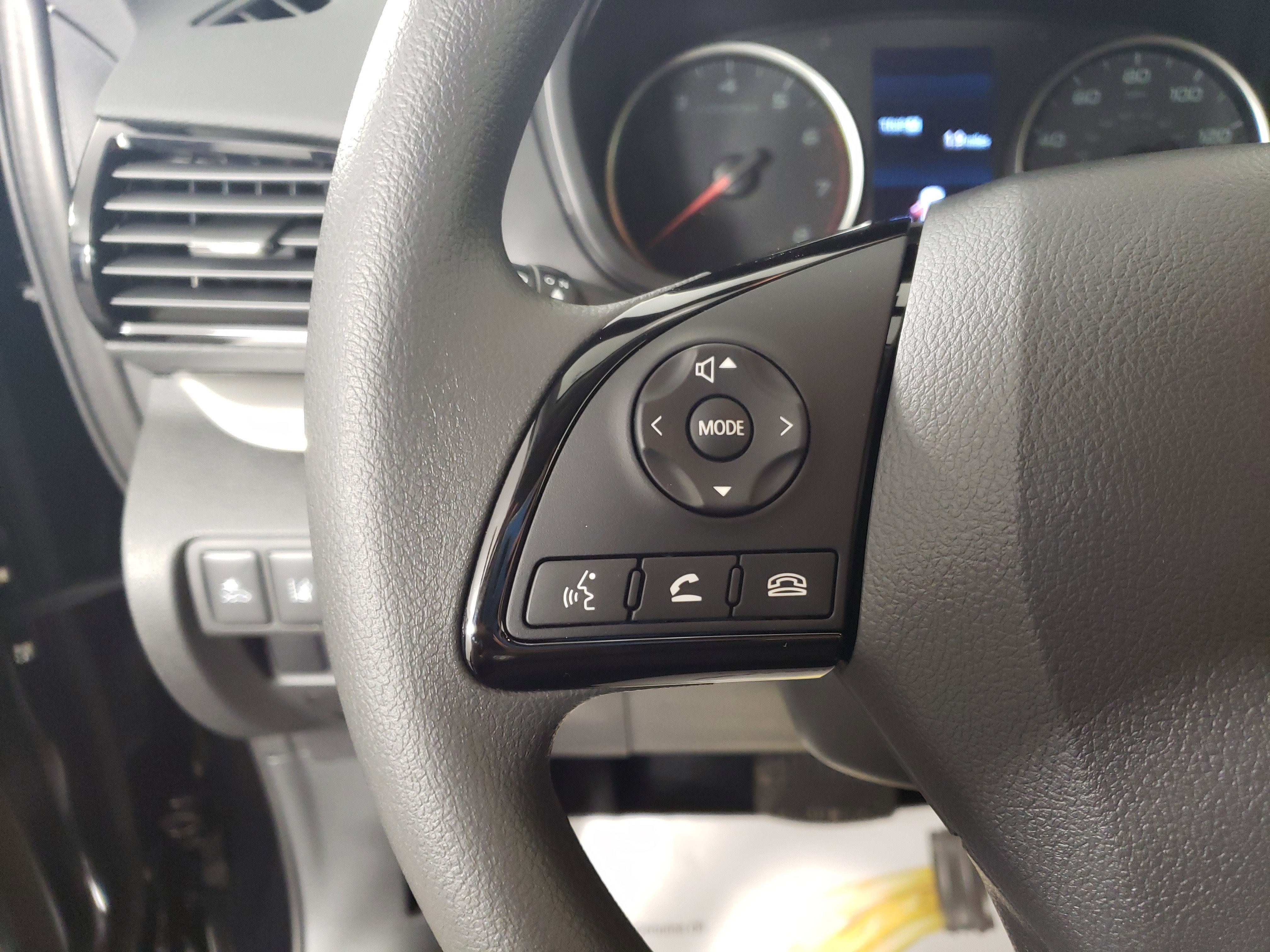 New 2025 Mitsubishi Eclipse Cross LE image 16