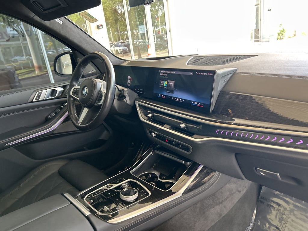 Used 2024 BMW X7 xDrive40i w/ M Sport Package image 27
