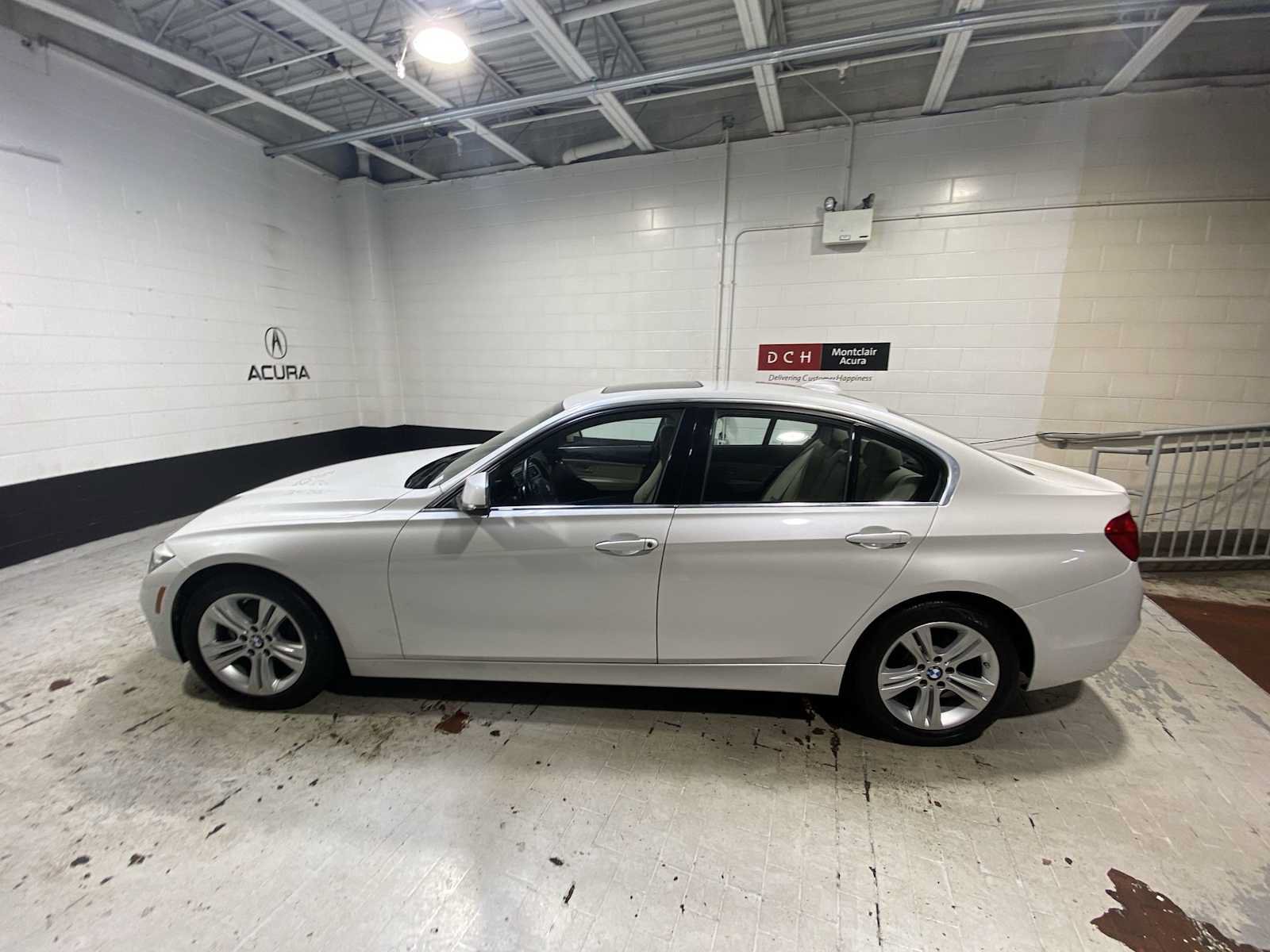 Used 2016 BMW 328i xDrive Sedan AWD/4WD image 3