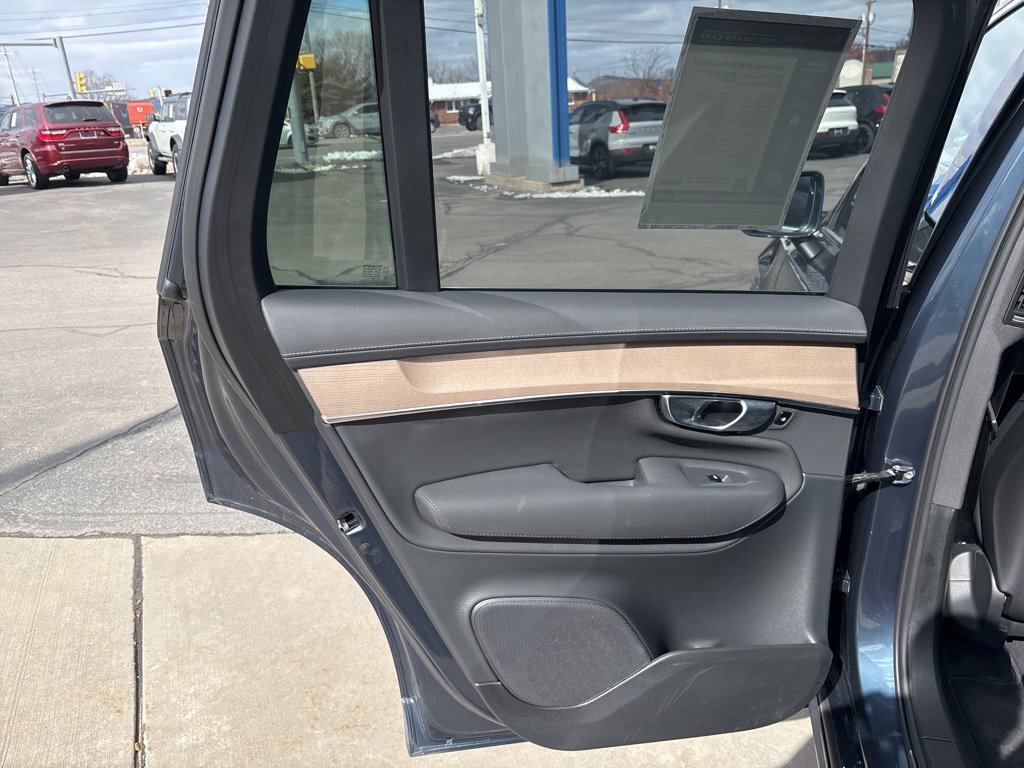 Certified 2025 Volvo XC90 B5 Plus image 35